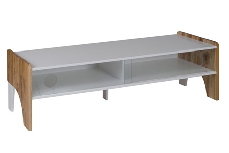 O Rack Cimo C300 foi feito pelos alunos Thiago Ono, Enzo Yas e Hugo Perpetuo e será vendido por R$ 1.399 | Fotos: Divulgação