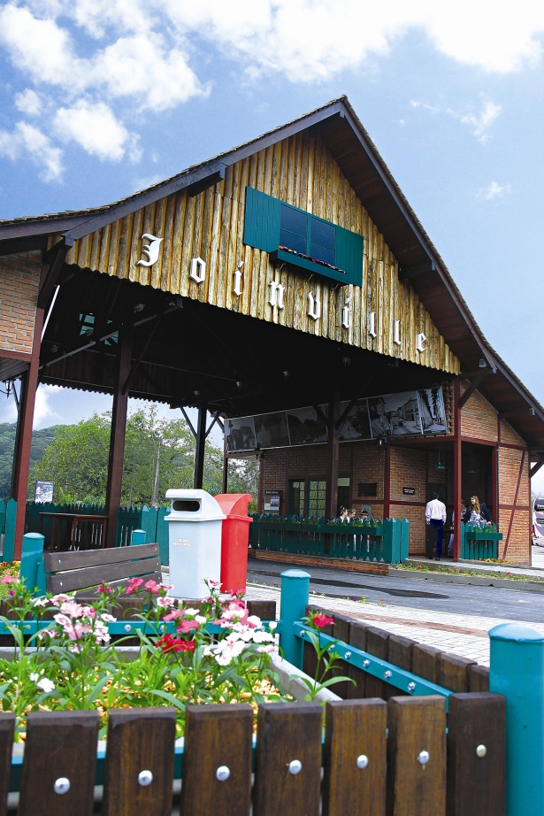 No pórtico de Joinville, a entrada para uma cidade de arquitetura peculiar | Mauro Schlieck/Divulgação