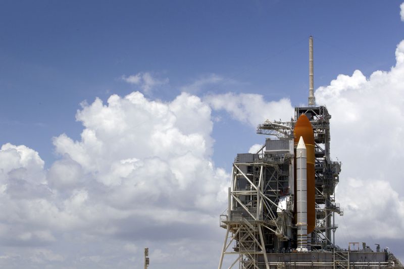 O ônibus espacial Atlantis na plataforma de lançamento na Flórida | Reuters