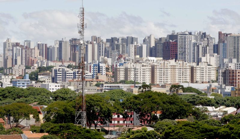 Consumidor deve ficar atento aos "seguros acessórios": ao longo de 30 anos, eles respondem por R$ 10,8 mil dofinanciamento | Daniel Castellano / Gazeta do Povo