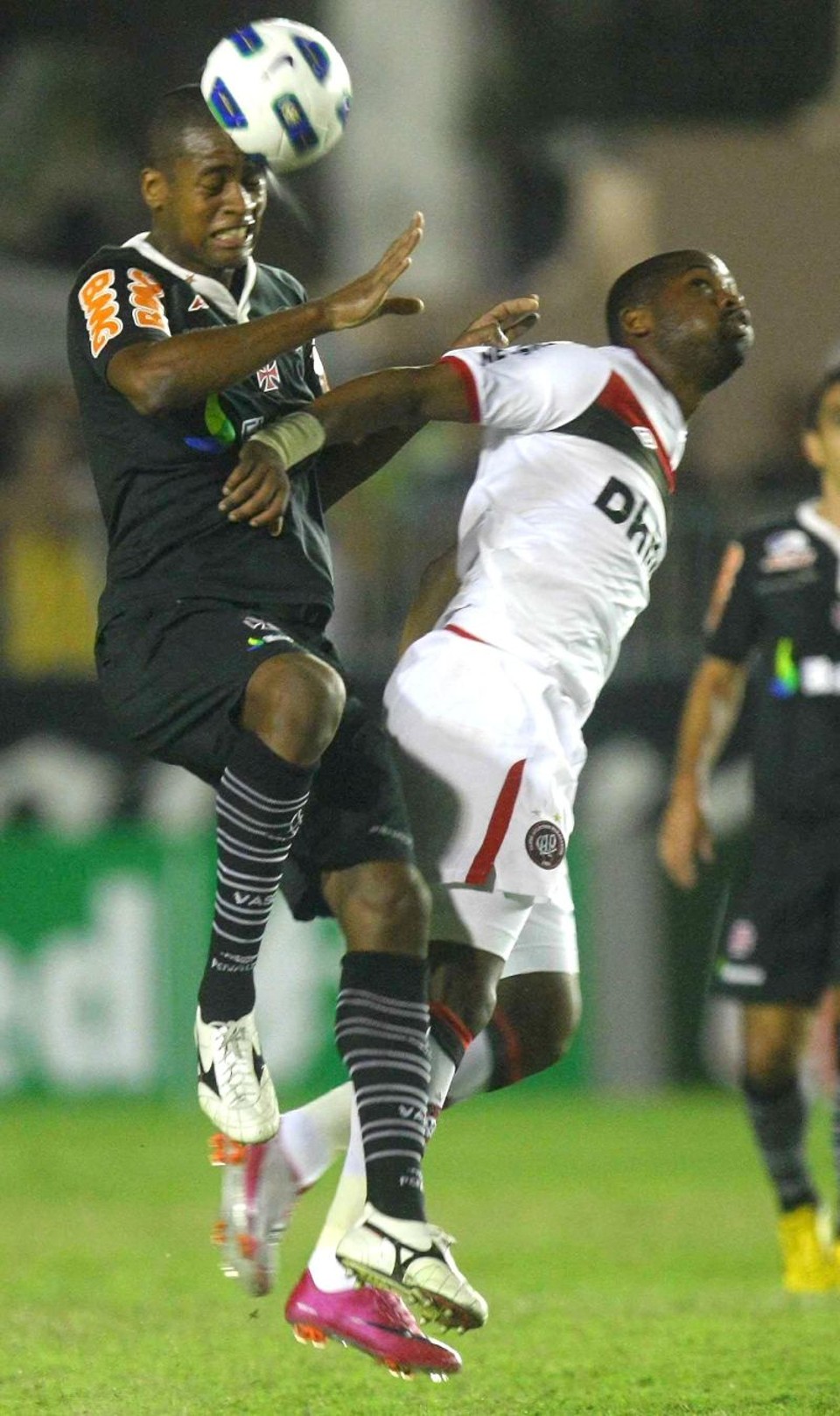 Esperança do Atlético, o atacante uruguaio Santiago Garcia foi figura apagada em São Januário | Carlos Moraes/ Ag. O Dia
