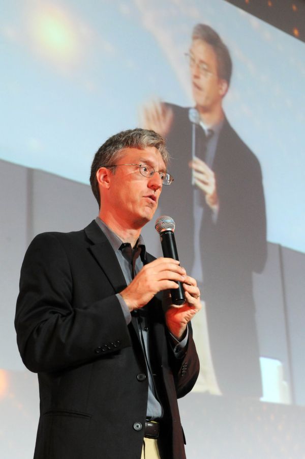 Levitt: Poupar não é algo natural ao ser humano | Julio Fernandes/Divulgação