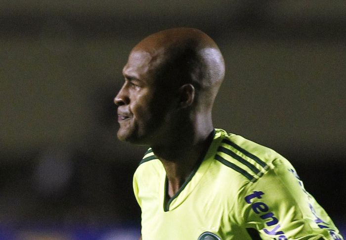 Para Marcos Assunção, o ideal é os jogadores conversarem olho no olho | Ricardo Moraes / Reuters