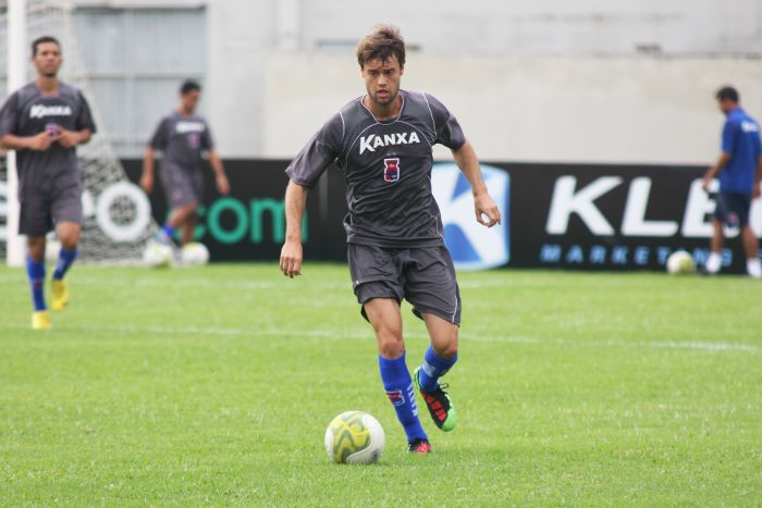 Acordo com o Siena garante ao Tricolor a prorrogação do contrato e a participação em futura negociação do meia Douglas Packer | Walter Alves/ Gazeta do Povo