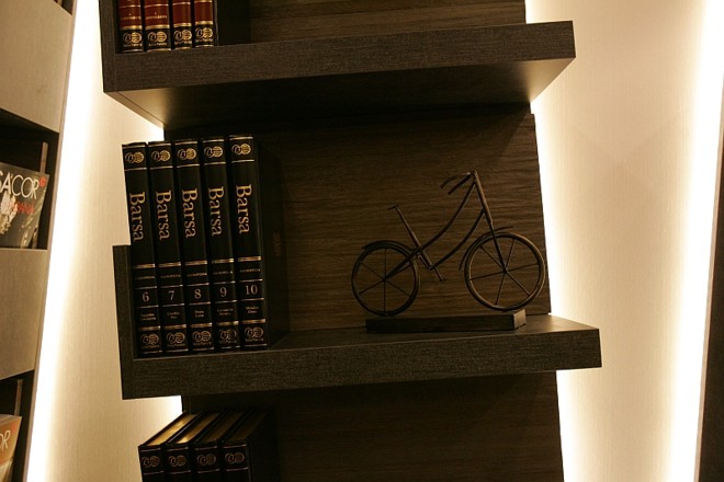 Office Room de Hóspedes, da designer de interiores Jeslayne Valente - Bicicleta de ferro, da Linha da Casa. R$ 200 | 