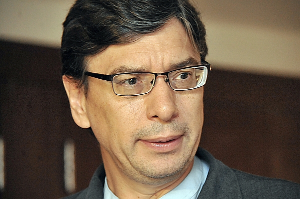 Para atingir um ensino universal de qualidade, devem-se aumentar os recursos, caso contrário, jamais alcançaremos a universalidade acompanhada da qualidade.
Márcio Pochmann, presidente do Instituto de Pesquisa Econômica Aplicada (Ipea) | Elza Fiúza/Abr