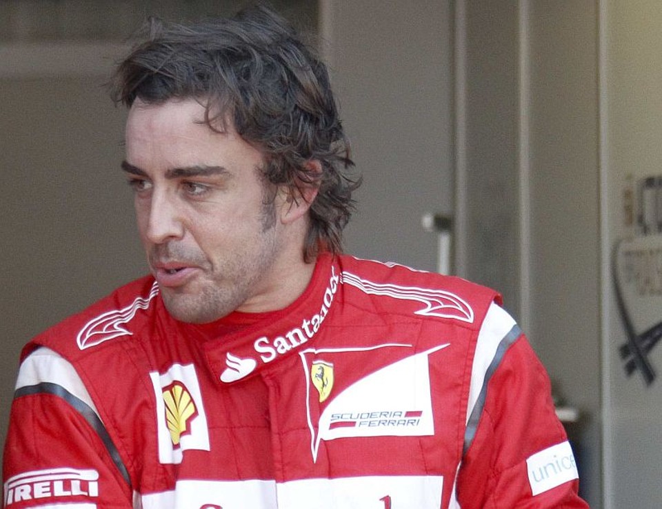 Alonso diz que calor em Budapeste favorecerá a Ferrari Alonso considera a Hungria especial por fazer aniversário na sexta e ter conquistado a primeira vitória lá | Robert Pratta / Reuters