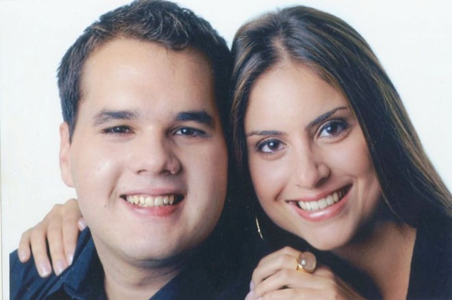 Alianças na mão direita- A bela Camila Zem, filha dos amigos Ana Maria e José Antonio Zem, estreou idade nova com dupla comemoração: na mesma data do aniversário, ficou noiva de Daniel Michaud | 