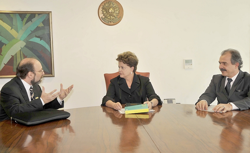 Anúncio do concurso foi feito logo após encontro do neurocientista Miguel Nicolelis com Dilma e o ministro Mercadante | José Cruz/Agência Abr