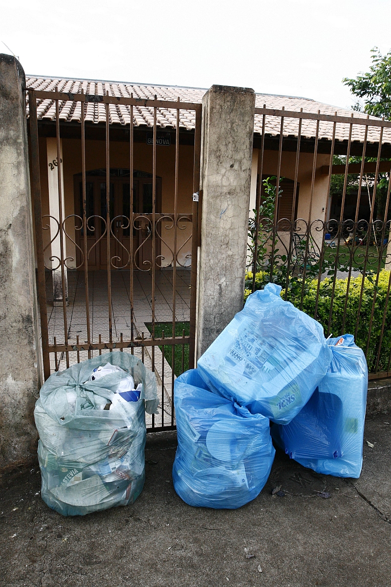 Parte da cidade tem o lixo reciclável coletado uma vez por mês | Gilberto Abelha/Gazeta do Povo