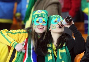 A cerveja era liberada durante a Copa da África do Sul, sendo que uma cervejaria é uma das patrocinadoras do evento | Albari Rosa / Agência de Notícias Gazeta do Povo