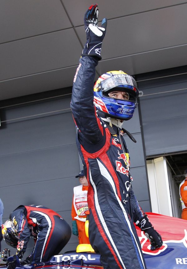 Mark Webber comemora a pole position no GP da Inglaterra | Darren Staples/ Reuters