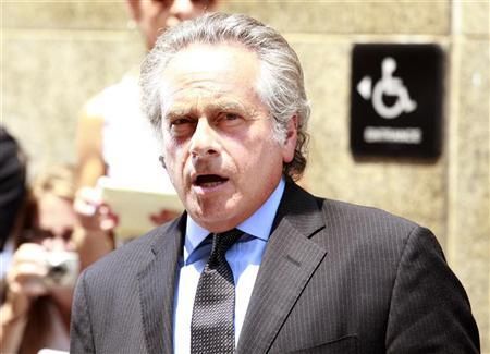 Benjamin Brafman, advogado do ex-diretor-gerente do FMI Dominique Strauss-Kahn, fala com jornalistas após encontro com promotores de NY | Reuters