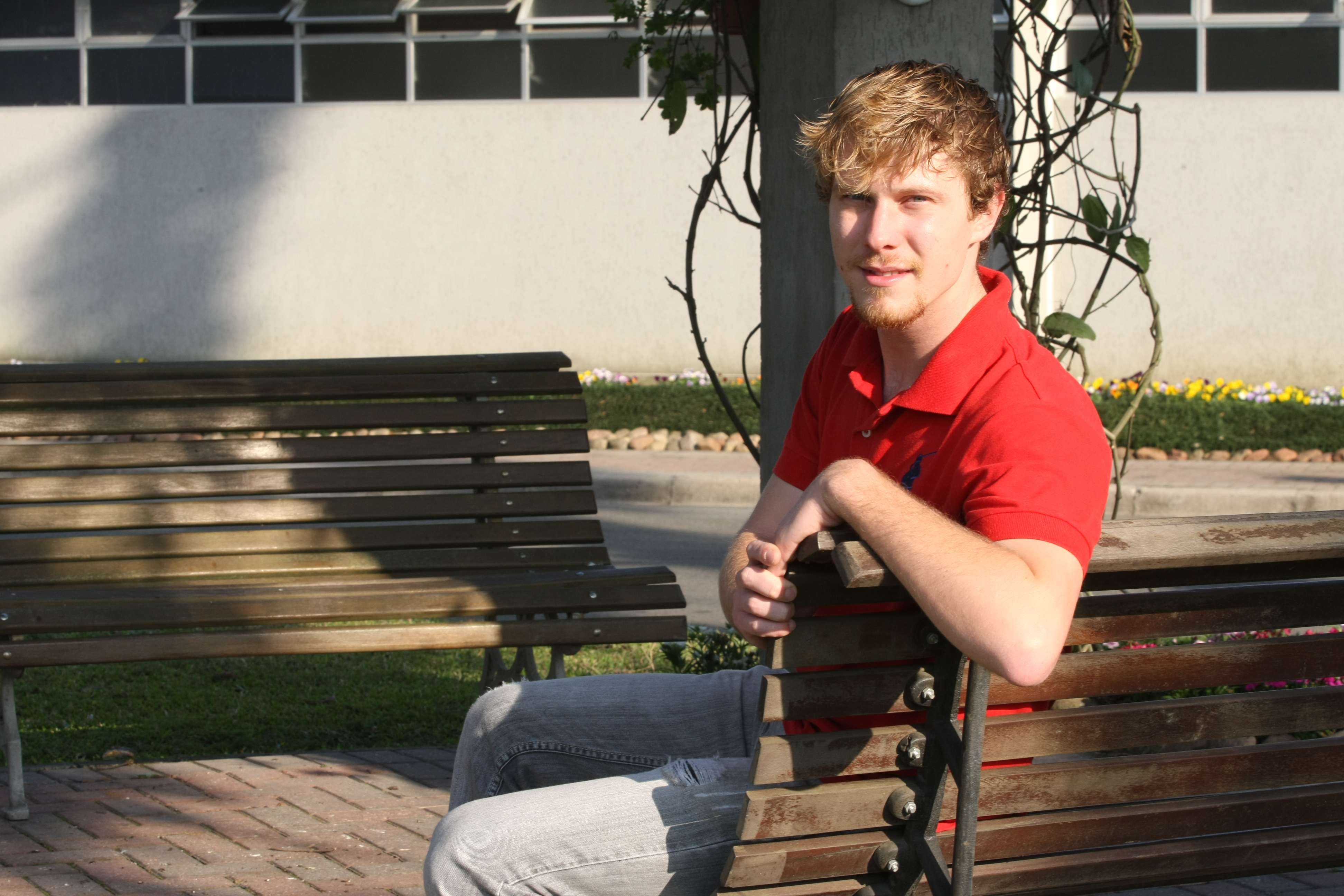 Acredito que o curso de graduação fornece um mar de oportunidades, mas para se navegar esse mar como aluno preciso me aprofundar nos assuntos e nas oportunidades que ele me fornece. Eduardo, acadêmico do 3º ano de Engenharia Mecânica na PUCPR. | Aniele Nascimento / Gazeta do Povo