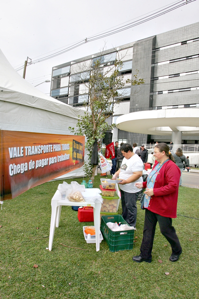 Diplomas resultariam em aumento | Ivonaldo Alexandre/Gazeta do Povo