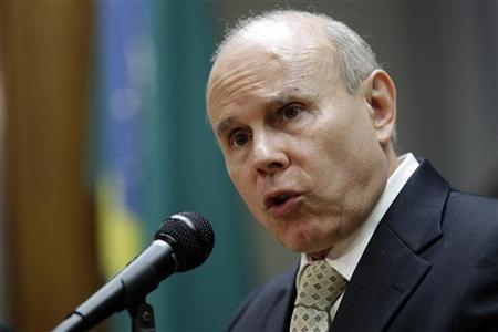 O ministro da Fazenda, Guido Mantega, fala durante anúncio de novas medidas fiscais em Brasília | Reuters