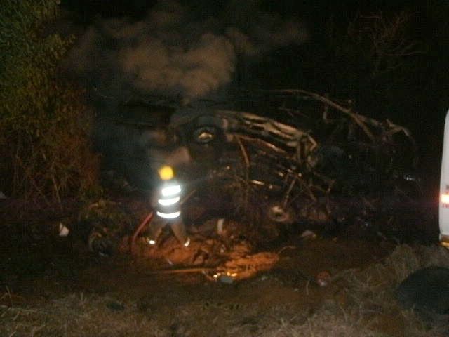 Cena de um acidente: excursão de operários ligados à Repar, em Araucária, termina com 11 mortes e 14 feridos | Polícia Rodoviária Federal