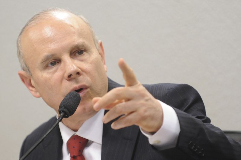 Desoneração da folha de pagamento é arma contra a concorrência desleal de importador, segundo Mantega | Wilson Dias/ABr