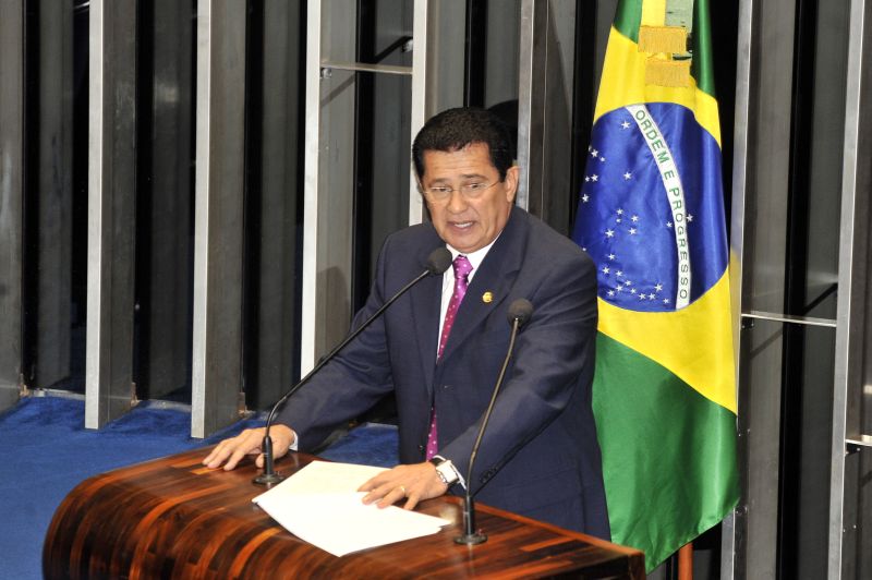 Nascimento deve anunciar hoje a posição do PR de deixar a base governista | José Cruz/ABr