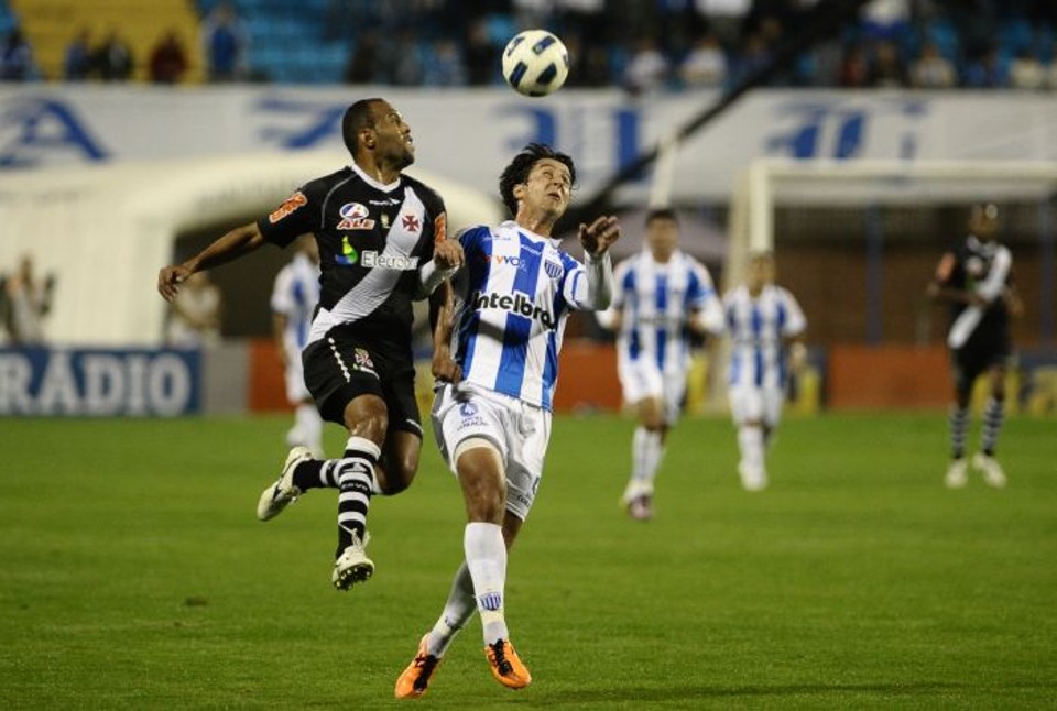 Alecsandro puxa o ataque vascaíno na vitória sobre o Avaí | Flávio Neves / Diário Catarinense