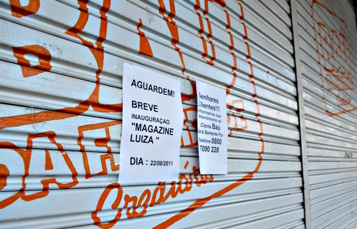 Em Cianorte, portas fechadas no Baú, com aviso de inauguração no fim do mês | Autair Vieira/Tribuna do Norte