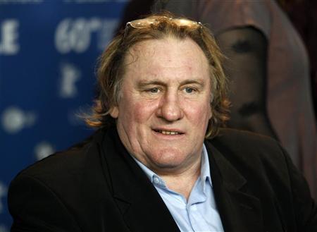 O ator Gerard Depardieu durante coletiva de imprensa em Berlim, fevereiro de 2010. Segundo um amigo de Depardieu, o ator urinou em um avião devido a problemas na próstata | REUTERS/Christian Charisius