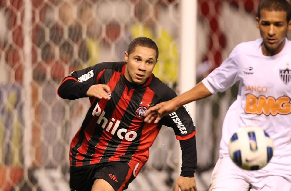 Madson foi substituído por Renato Gaúcho, que alegou que o atleta tem problemas que têm prejudicado seu desempenho em campo | Hedeson Alves/ Gazeta do Povo