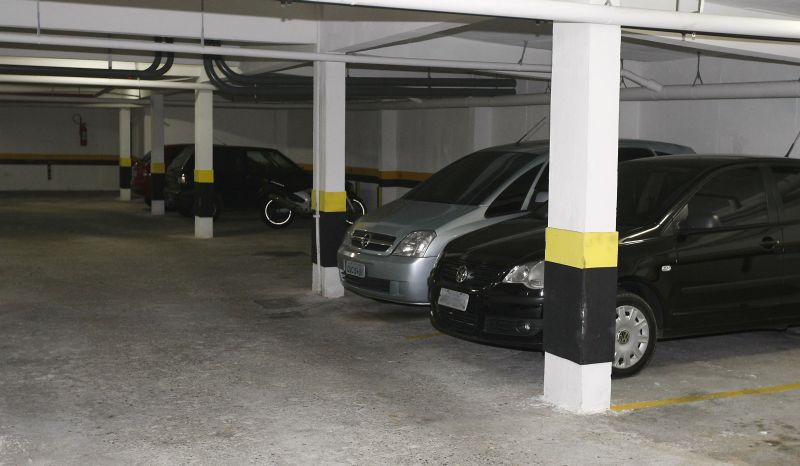 Carros em estacionamento: convênio com seguradora é cada vez mais comum | Hedeson Alves /Gazeta do Povo