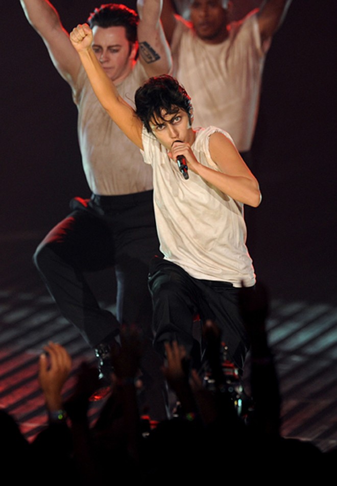 Lady Gaga apresentou o single