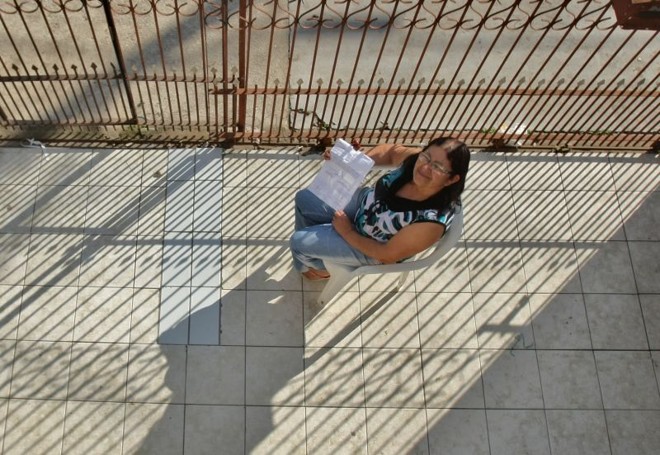 Maria Generosa economizou até no leite dos filhos para pagar as prestações em dia. Só falta mesmo a documentação |