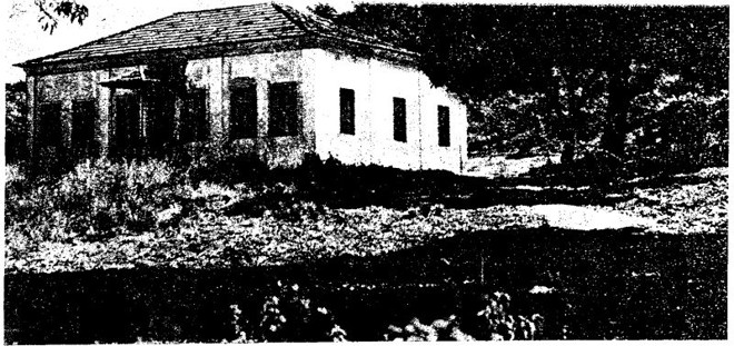 Acima, casa em que Lima Barreto viveu parte da infância, na Ilha do Governador, Rio de Janeiro |