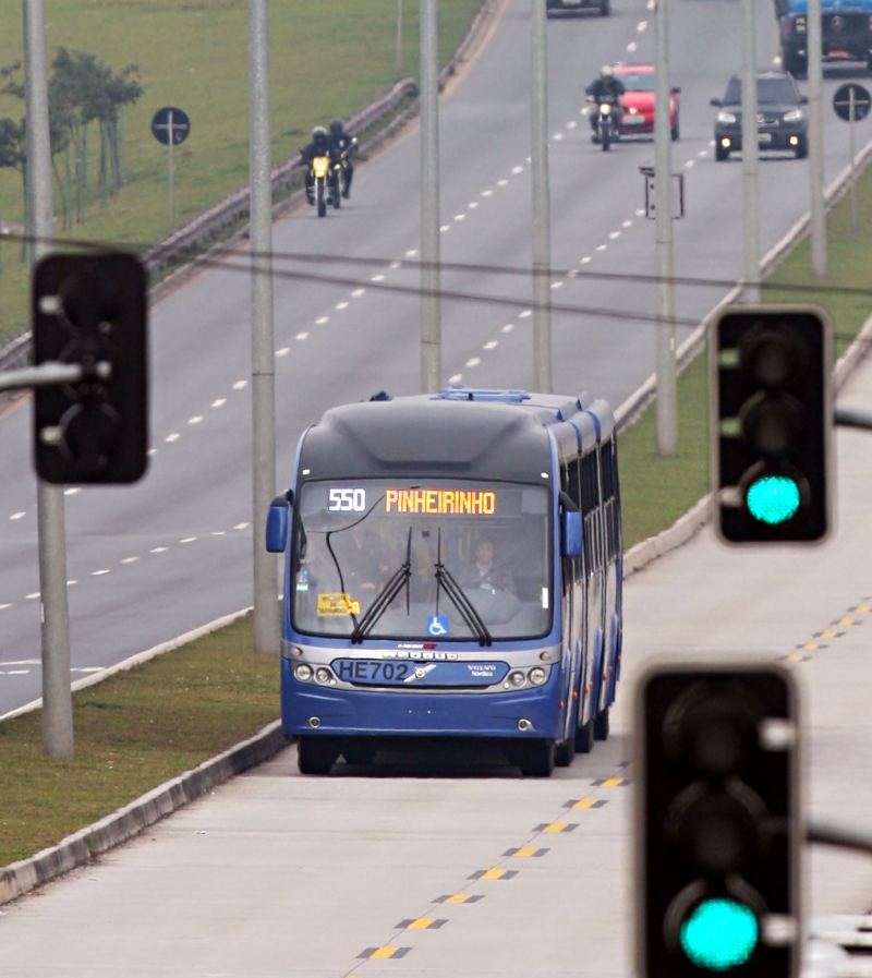 Ligeirão, na Linha Verde, já tem sistema que agiliza transporte | Walter Alves/ Gazeta do Povo