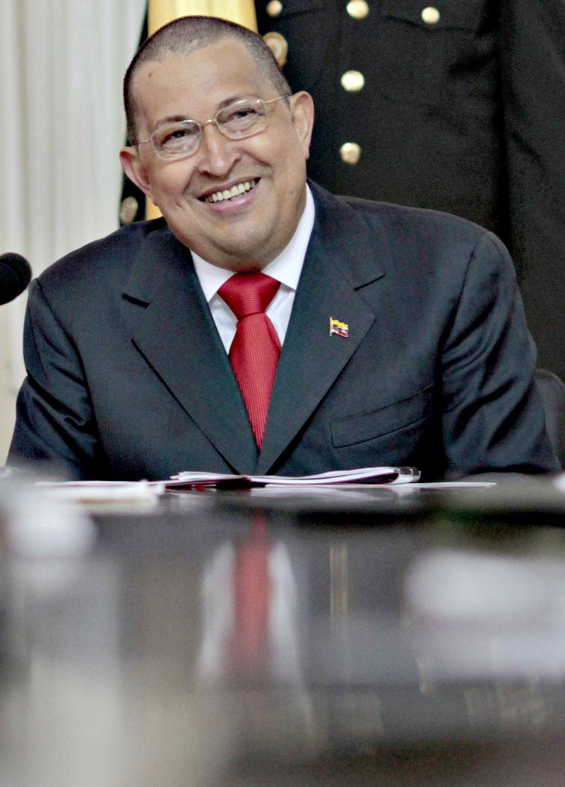 Chávez raspou a cabeça após ser submetido a quimioterapia | Miraflores Palace/Reuters