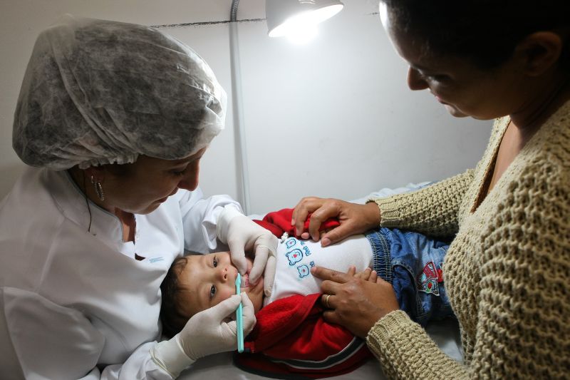 Givonete com Gabriel na consulta no HC: rotina de viagens | Daniel Castellano/Gazeta do Povo