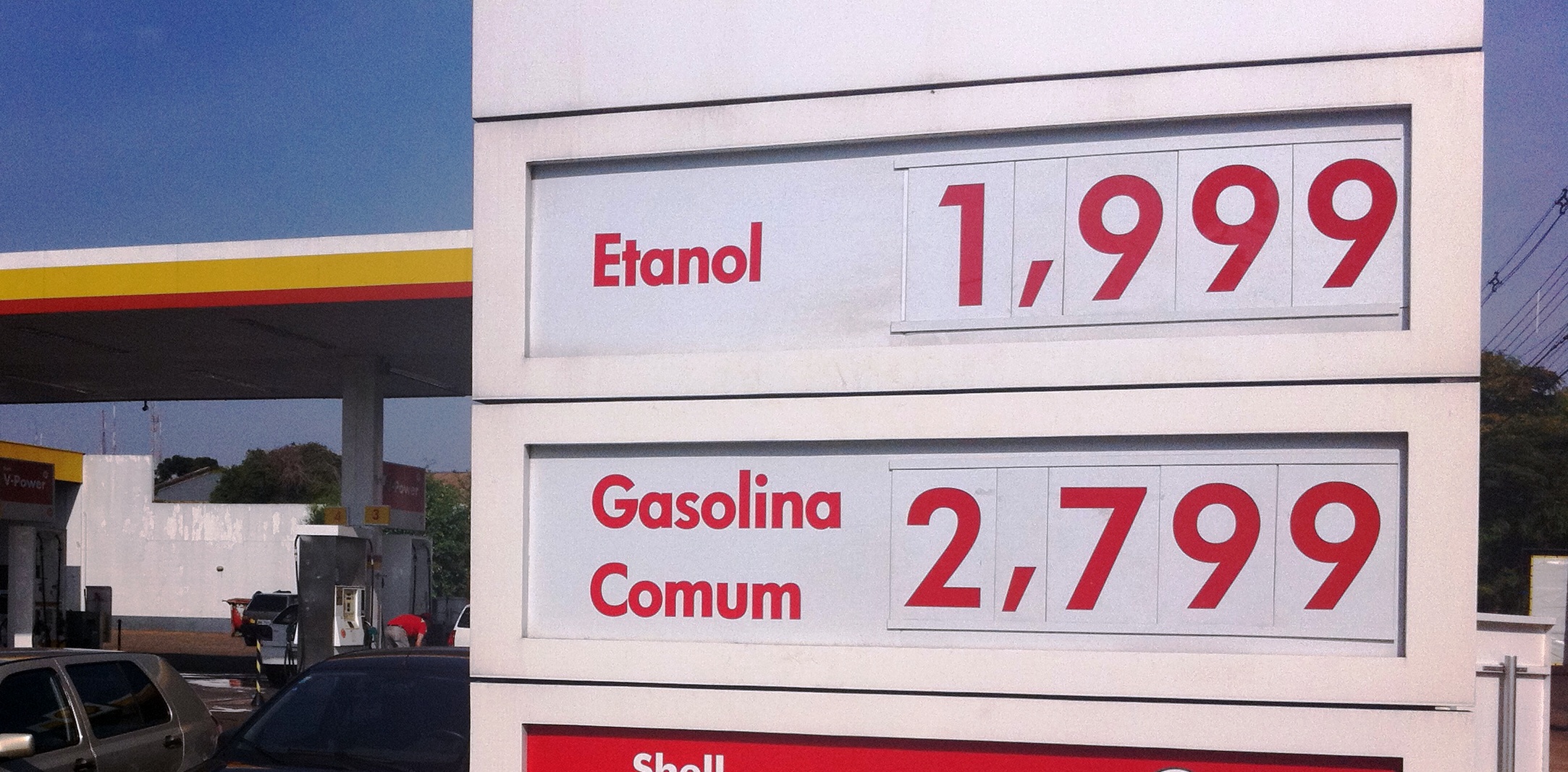 Álcool era vendido entre R$ 1,90 e R$ 1,99, segundo cotação realizada em dez postos pela reportagem | Fábio Guillen / Gazeta Maringá