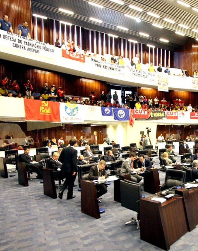 Assembleia: 85 faltas registradas no mês. |