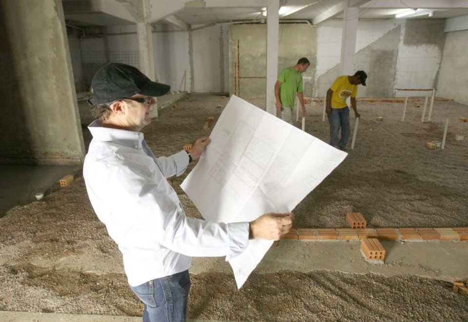 O empresário Rachid Cury Neto prevê aumento de 10% no fluxo das lojas | Daniel Castellano/Gazeta do Povo