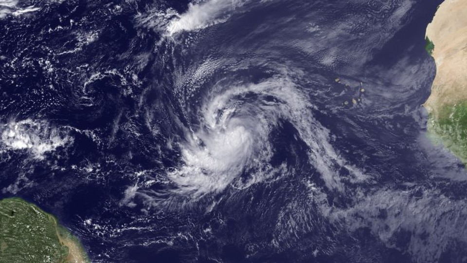 Imagem de satélite mostra a Tempestade Tropical Katia se formando no Oceano Atlântico | AFP