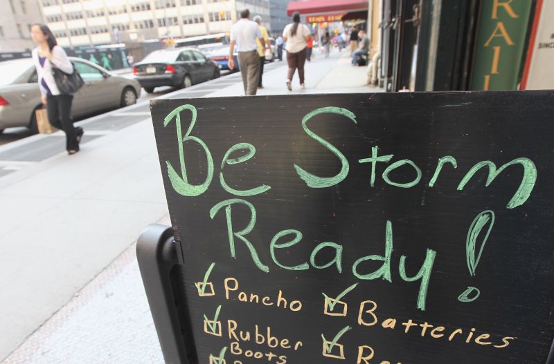 Em Nova York, estoque de baterias e lanternas já está praticamente esgotado | Mario Tama/Getty Images/AFP