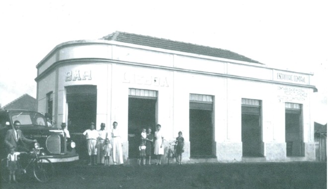 Bar Lisboa, em 1948. Atualmente, o local abriga uma lotérica | 