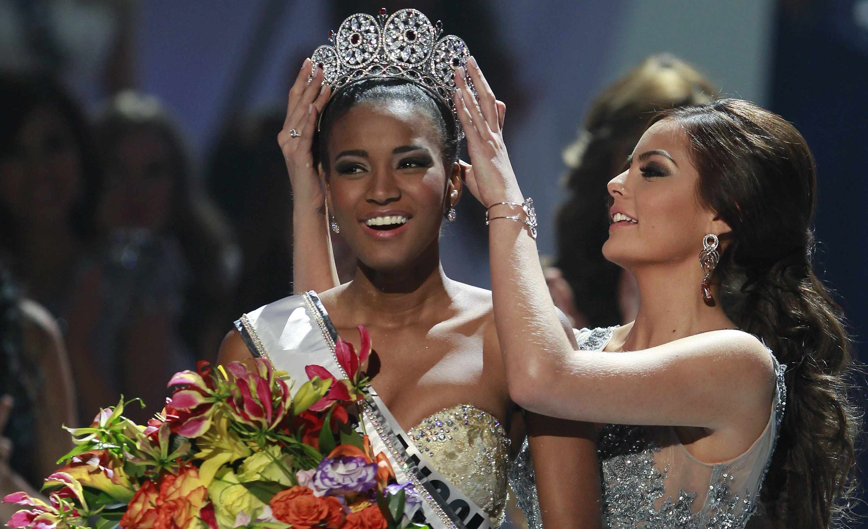 A vencedora ganhou um ano de curso na New York Academy, um ano de despesas pagas como Miss Universo, um ano de acomodação de luxo em Nova York | REUTERS/Paulo Whitaker