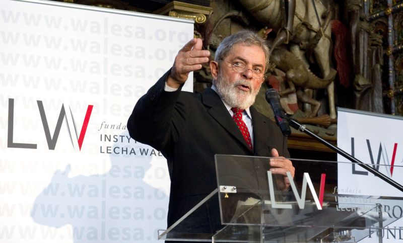 Ex-presidente Lula afirma que Brasil não abrirá mão da soberania por Copa | AFP
