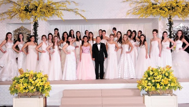 BAILE DA PRIMAVERA NO GRACIOSA COUNTRY CLUB - O tradicional Baile de Debutantes do Graciosa Country Club foi muito prestigiado, reunindo 27 jovens numa das mais animadas festas já realizadas nos salões do tradicional clube. Comandado pelo presidente João Carlos Ribeiro e pelo casal de diretores sociais, Luiz Roberto Pinho Borges e Isabela Piá de Andrade, o baile recebeu elogios unânimes pela belíssima decoração |