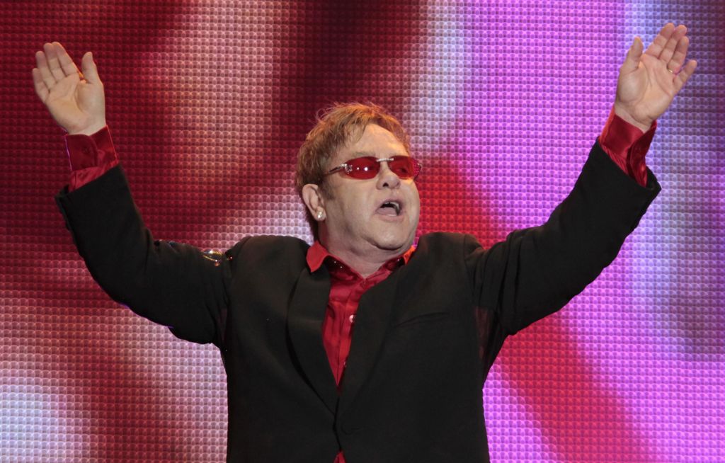 Público vibra com Elton John no primeiro dia de Rock in Rio | Reuters