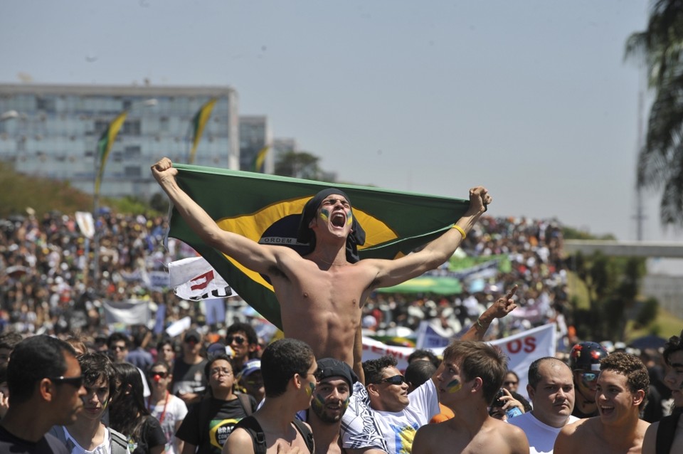 Protesto em Brasília: manifestantes criticaram absolvição de Jaqueline Roriz e pediram condenação judicial de mensaleiros | Marcello Casal Jr/ABr