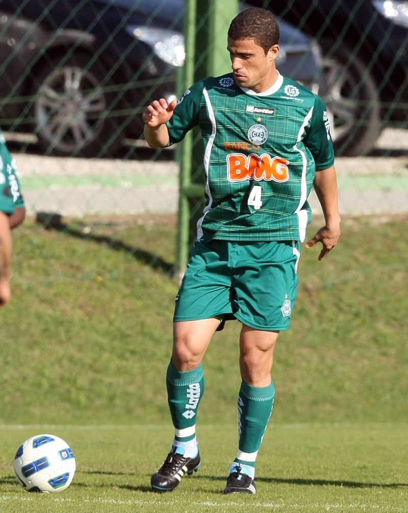 As lesões tiraram Leonardo dos gramados por quase metade da temporada | Valterci Santos/ Gazeta do Povo