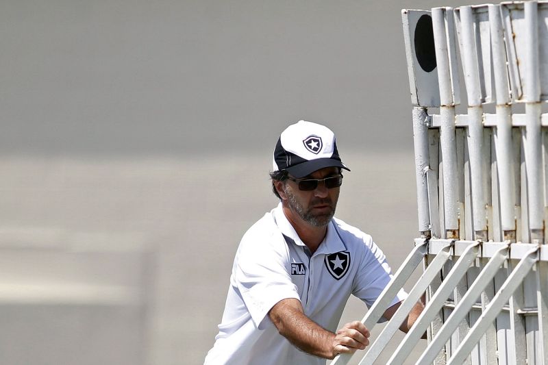 Cansaço colaborou para Botafogo ceder empate ao São Paulo, segundo Caio Júnior | Fernando Soutello/ AGIF