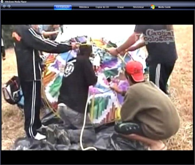 Reprodução de DVDs que mostram ação de baloeiros | 