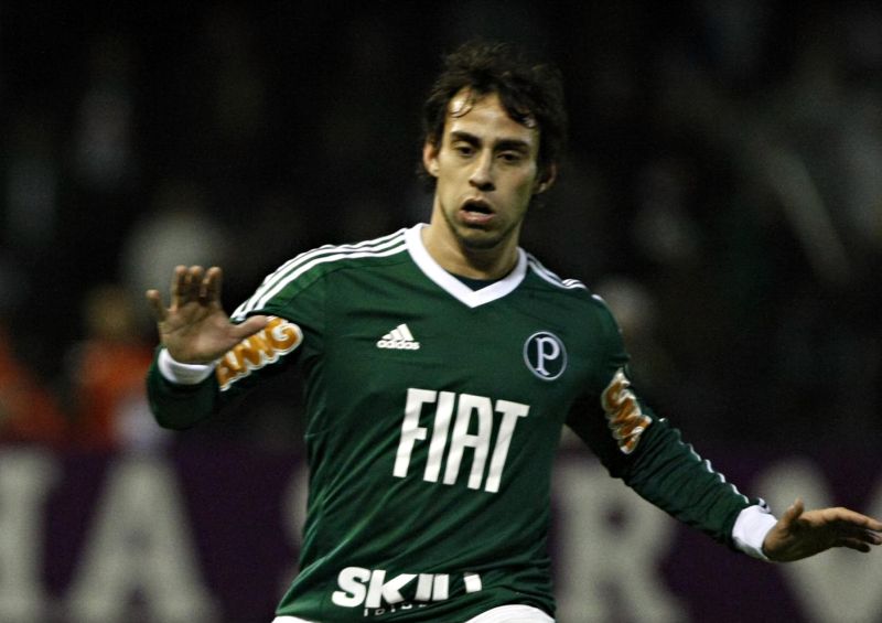Previsão é de que Valdívia volte ao time do Palmeiras no clássico com o São Paulo | Walter Alves / Gazeta do Povo