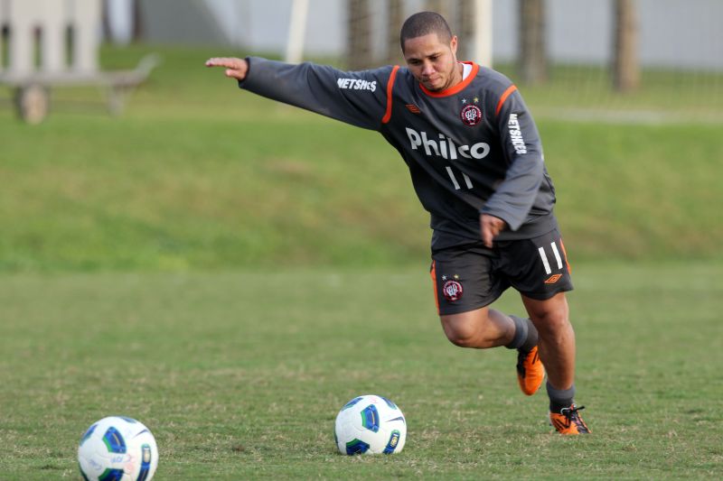 Madson vai voltar ao time titular do Atlético | Walter Alves / Gazeta do Povo